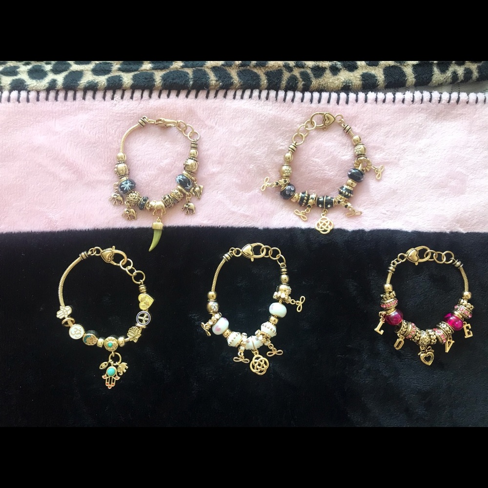 ‘I love you to the moon and back’ charm bracelet - Picture 3 of 3